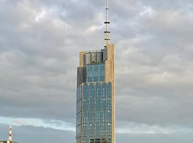 Halby Rooms Pereca 13/19 Warszawa