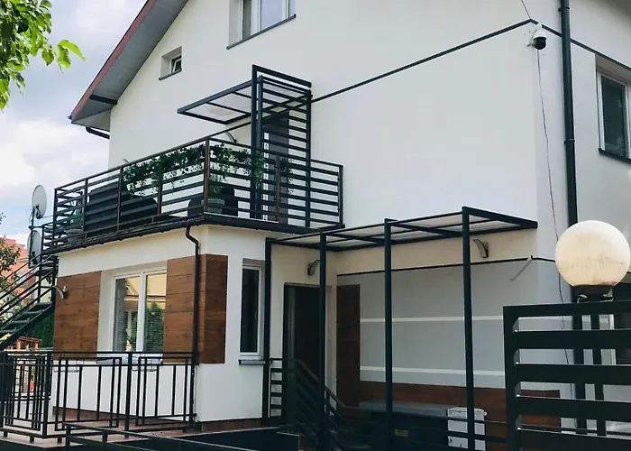 Apartamenty i pokoje z prywatną łazienką Willa Bielany Warszawa